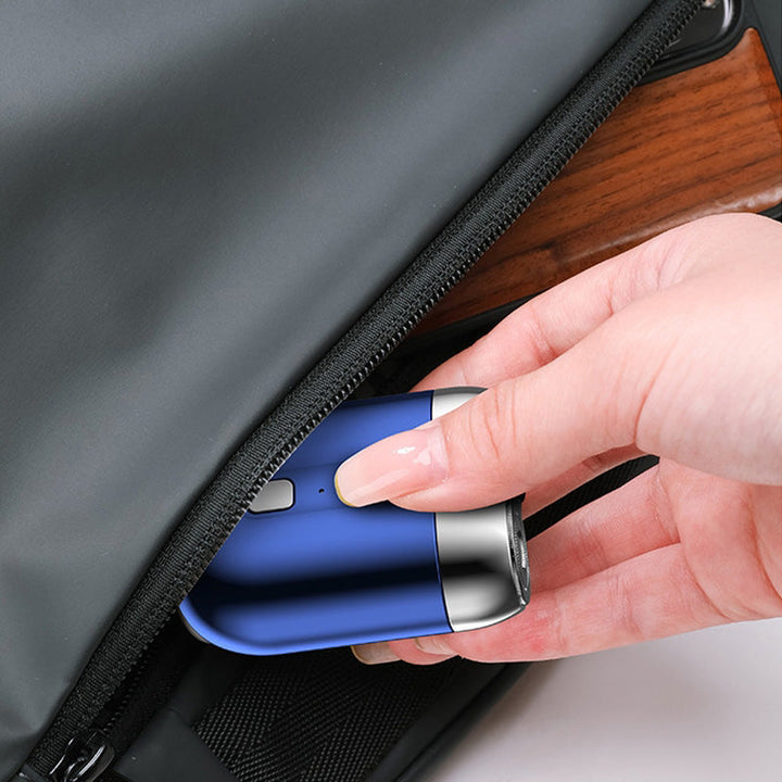 Ergonomisk mini barbermaskin, vanntett for dusj og enkel rengjøring, gir glatt resultat.