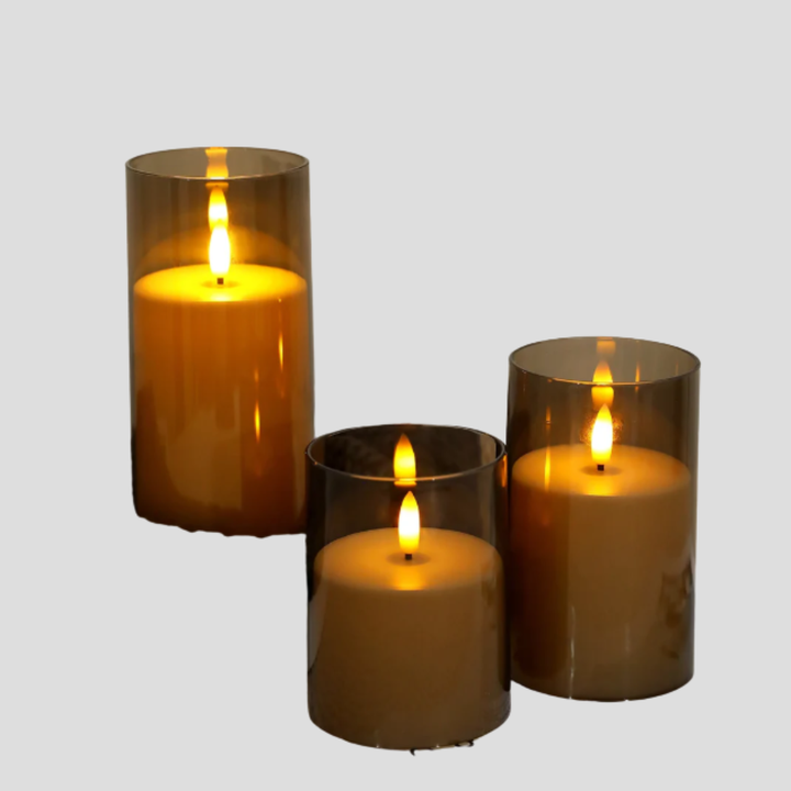 Moderne 3-delt LED lysestake som gir stemningslys; en sikker, batteridrevet dekorasjon for ethvert hjem.