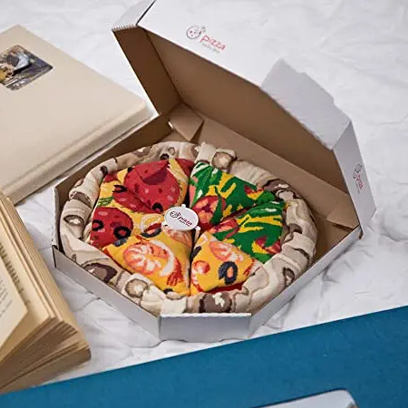 Fire par unike pizzasokker presentert i en kul pizzaboks. Perfekt unisex gaveidé med matmotiver.