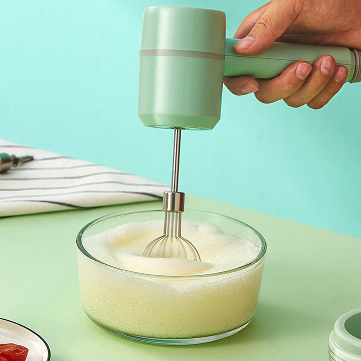 Effektiv trådløs håndmikser for baking. Pisk krem, rør deig og bland ingredienser med letthet.