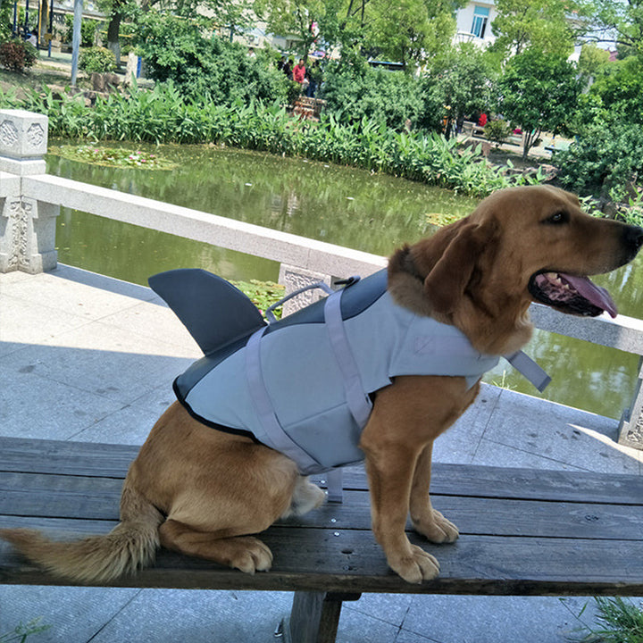 Hunderedningsvest for vannsport og fritid, gir optimal sikkerhet for din hund.