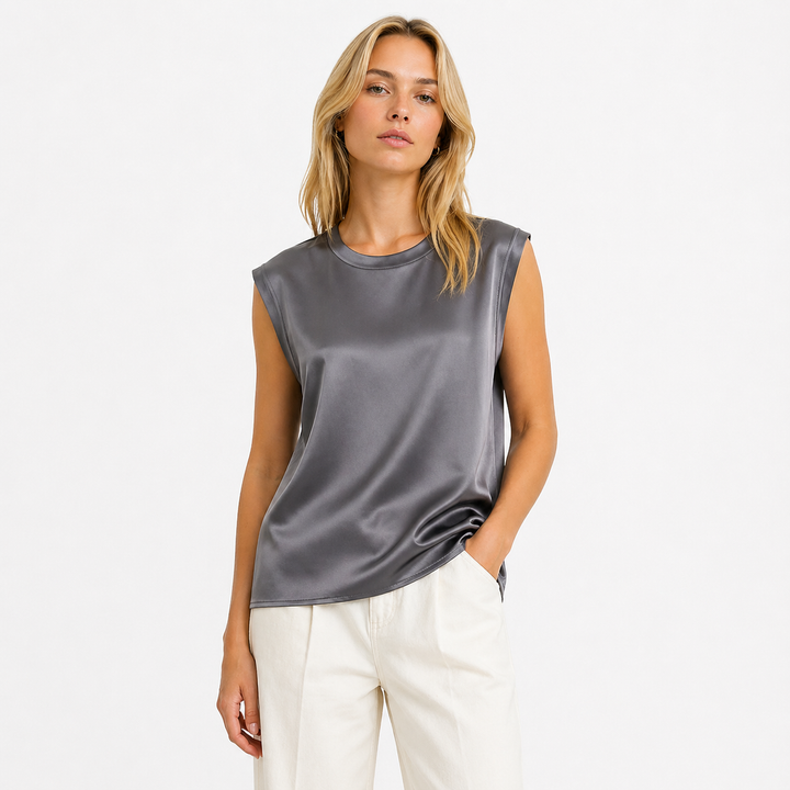 Essensiell silke singlet for damer. Høy kvalitet, 100% ren silke og elegant satinfinish.