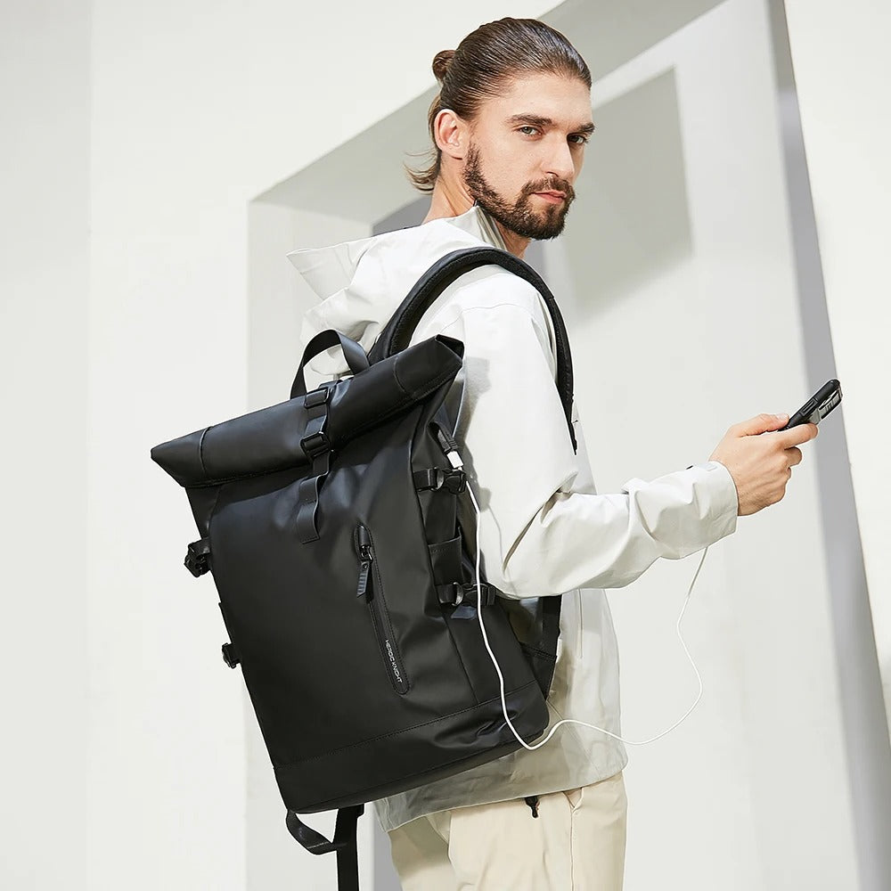 Unisex ryggsekk med flere rom for organisering. Perfekt for sykkelturer og hverdagsbruk.