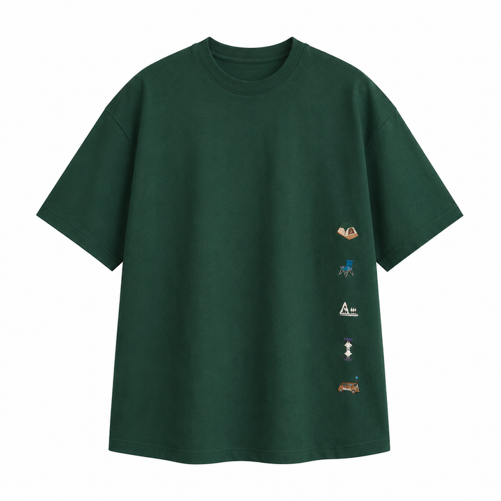 Løs og komfortabel herre sommerskjorte i retro design. Broderte detaljer gir en unik streetwear-look for herremote.