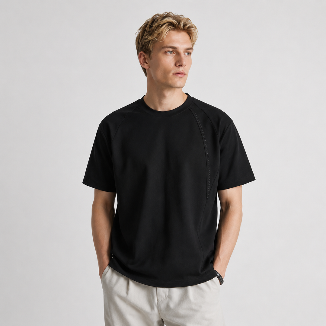 Komfortabel heavyweight t-skjorte til herre. Løs passform, ensfarget. Perfekt for moderne streetwear.