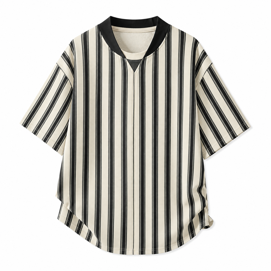 Stripet herre t-skjorte med baseballkrage for en sporty, casual stil. Ideell for hverdagsbruk og komfort.