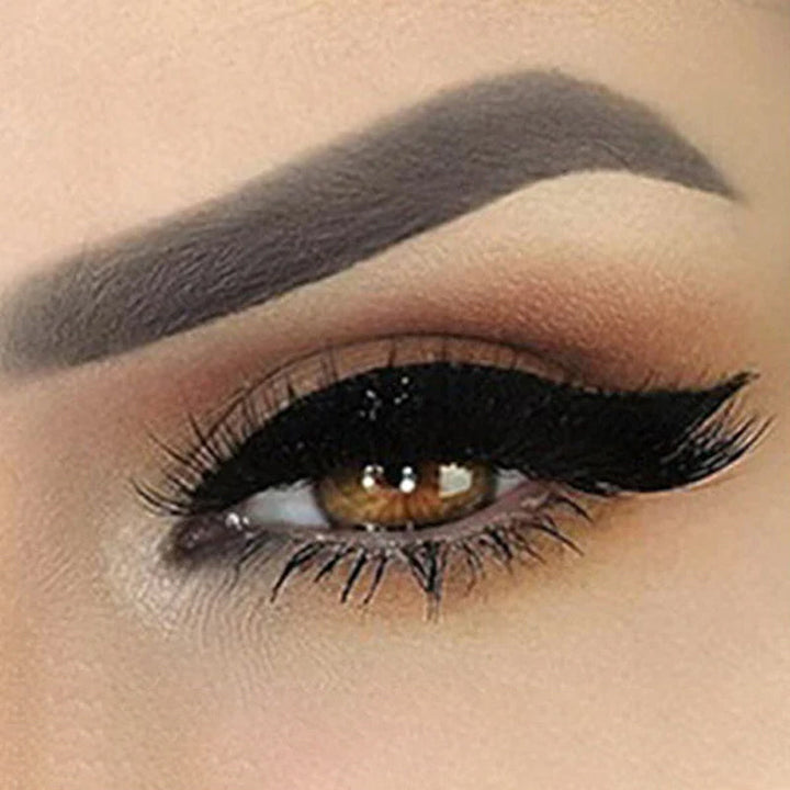 Gjenbrukbare eyeliner klistremerker for kvinner. Lag enkel og vannfast kattøye sminke raskt.