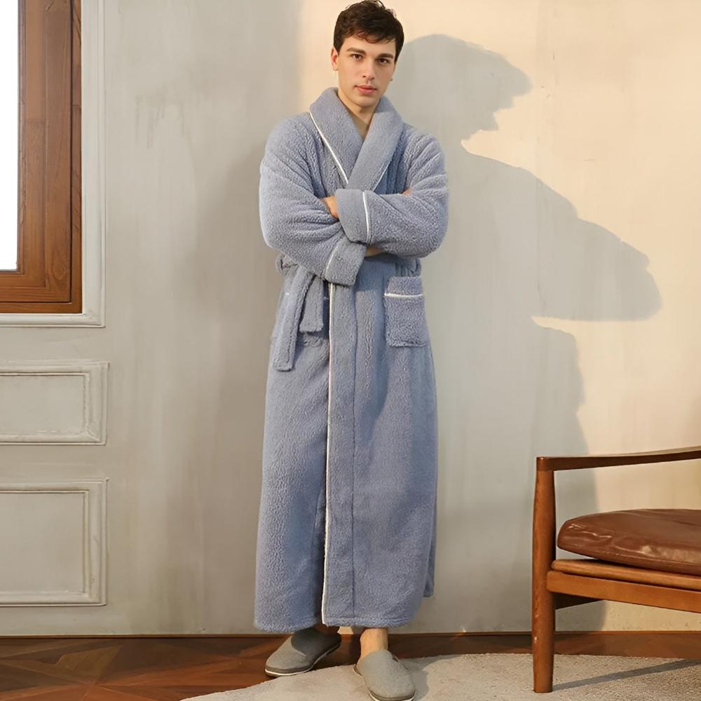 Myk og varm unisex fleece badekåpe, perfekt hjemmetøy for avslappende morgener og kvelder.