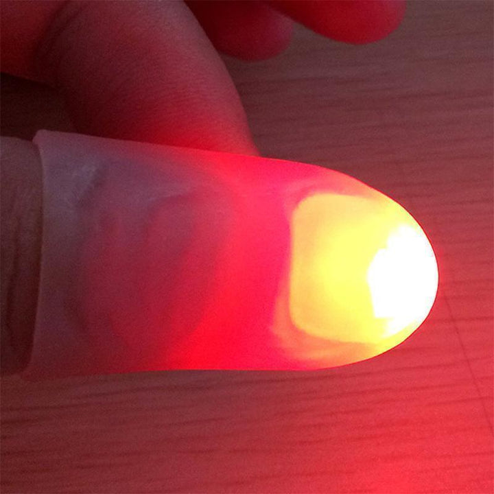 Tryllestav og fingertupplys for illusjoner; et spennende lekesett for spirende magikere.