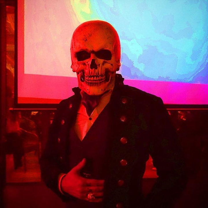Detaljert Halloween-maske: skjelettansikt for en skremmende og realistisk kostymeopplevelse.