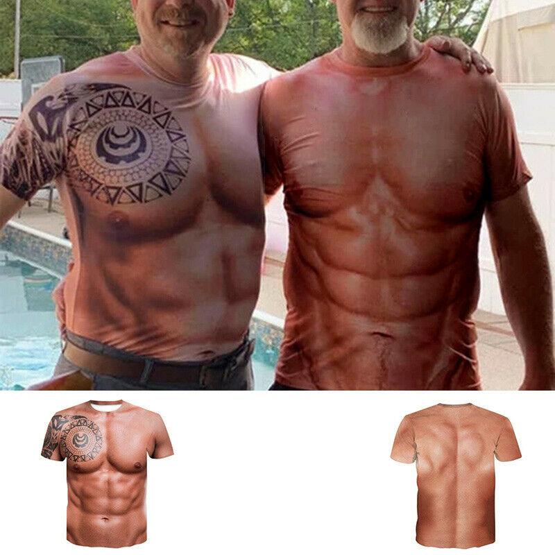 Kult kostyme til herre: Kortermet t-skjorte med tatovering og falske muskler. Ideell for temafest!