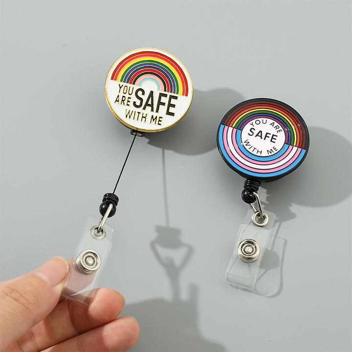Kvalitets regnbue emaljepinne, holdbart design, populær pride gave.