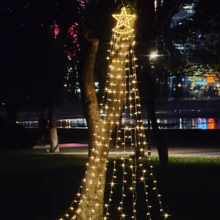 Solcelledrevne utendørs LED juletrelys gir miljøvennlig, vanntett feststemning. Enkel installasjon.