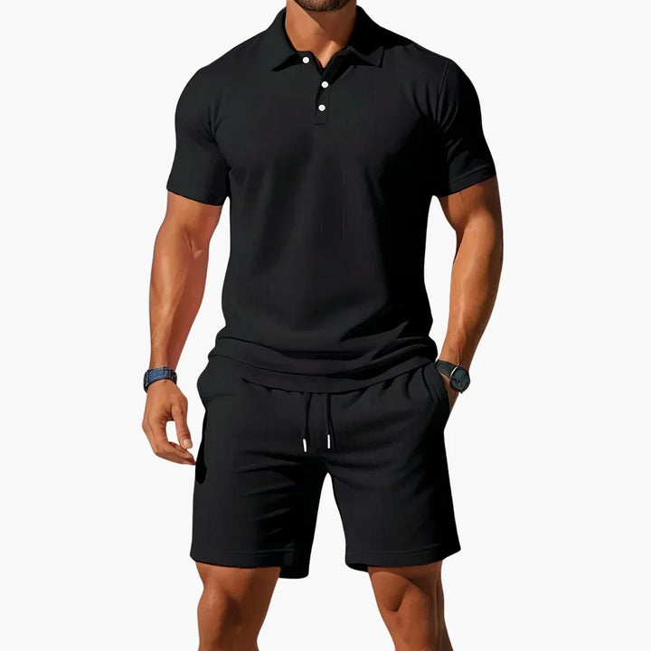 Tekstur av Nathan poloshirt og shorts stoff. Mykt og pustende materiale sikrer ultimat komfort for menn.