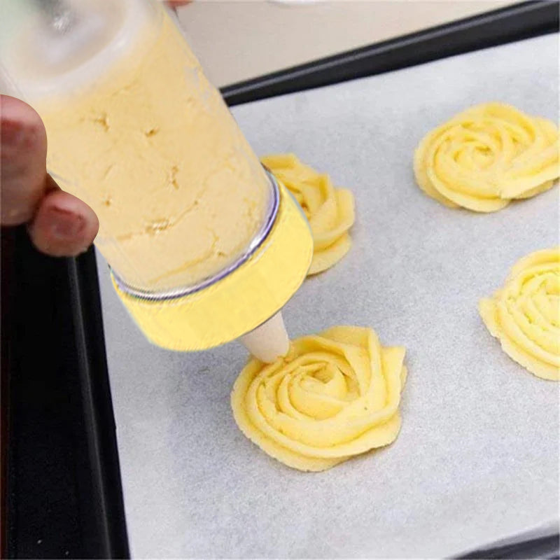 Komplett sett for kjeksbaking, gaveide til den bakeglade.