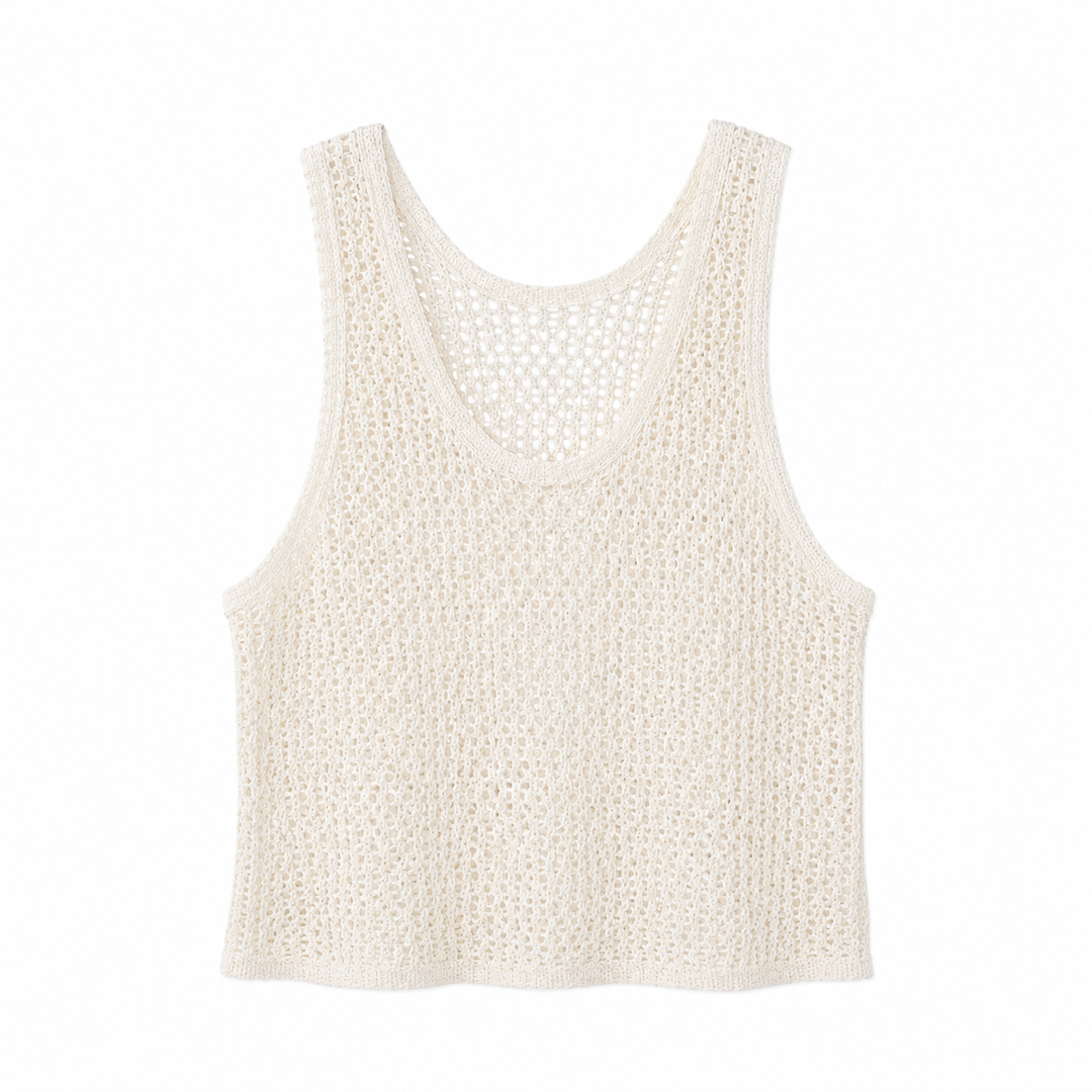 Unik beige herre tank topp med hulldetaljer og rå kanter. Stilren ermeløs t-skjorte for fritidsklær og streetwear.