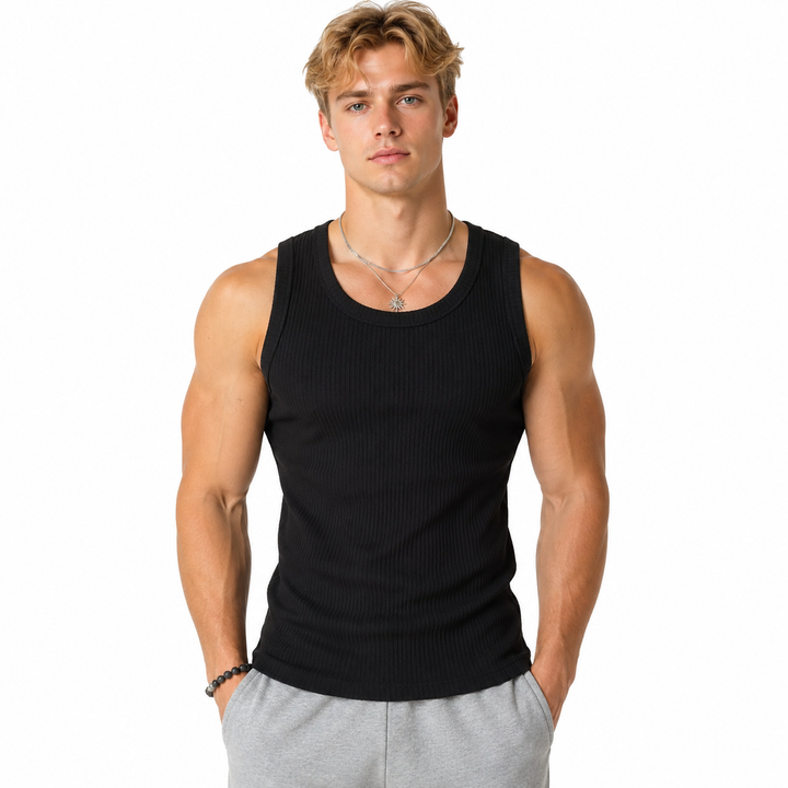 Herre slim fit tanktopp i pustende og hurtigtørkende stoff, ideell treningstopp for aktive menn.