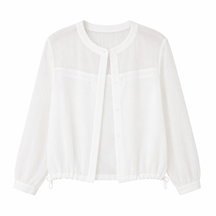 Transparent og luftig oversized topp for dame. Trendy casual stil, ideell for varme dager. Perfekt sommermote.
