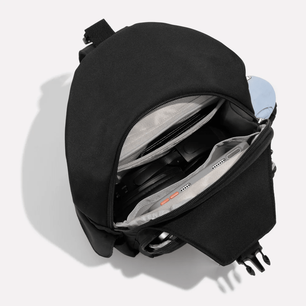 Stilig tyverisikret skulderveske for hverdag og jobb. Konverterbar til ryggsekk. Unisex design i robust polyester.