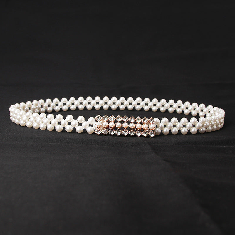 Trendy perlemidjekjede med elastisk design og moderne rhinestones, et must for kvinner.