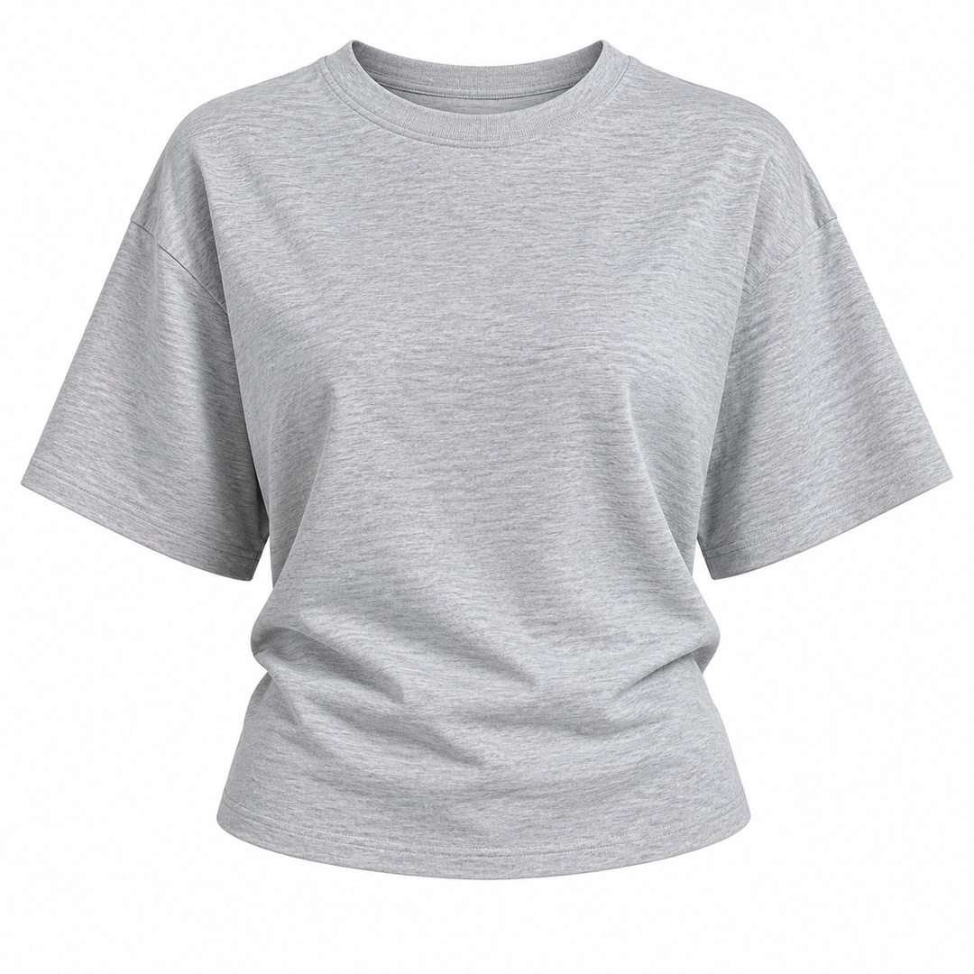 Figurnær dame cropped t-skjorte. En moteriktig sommertopp med rund hals, kortermet, perfekt for streetwear.