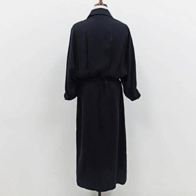 Stilren damekjole i bomull/lin. En komfortabel og elegant skjortekjole, ideell som vårklær.
