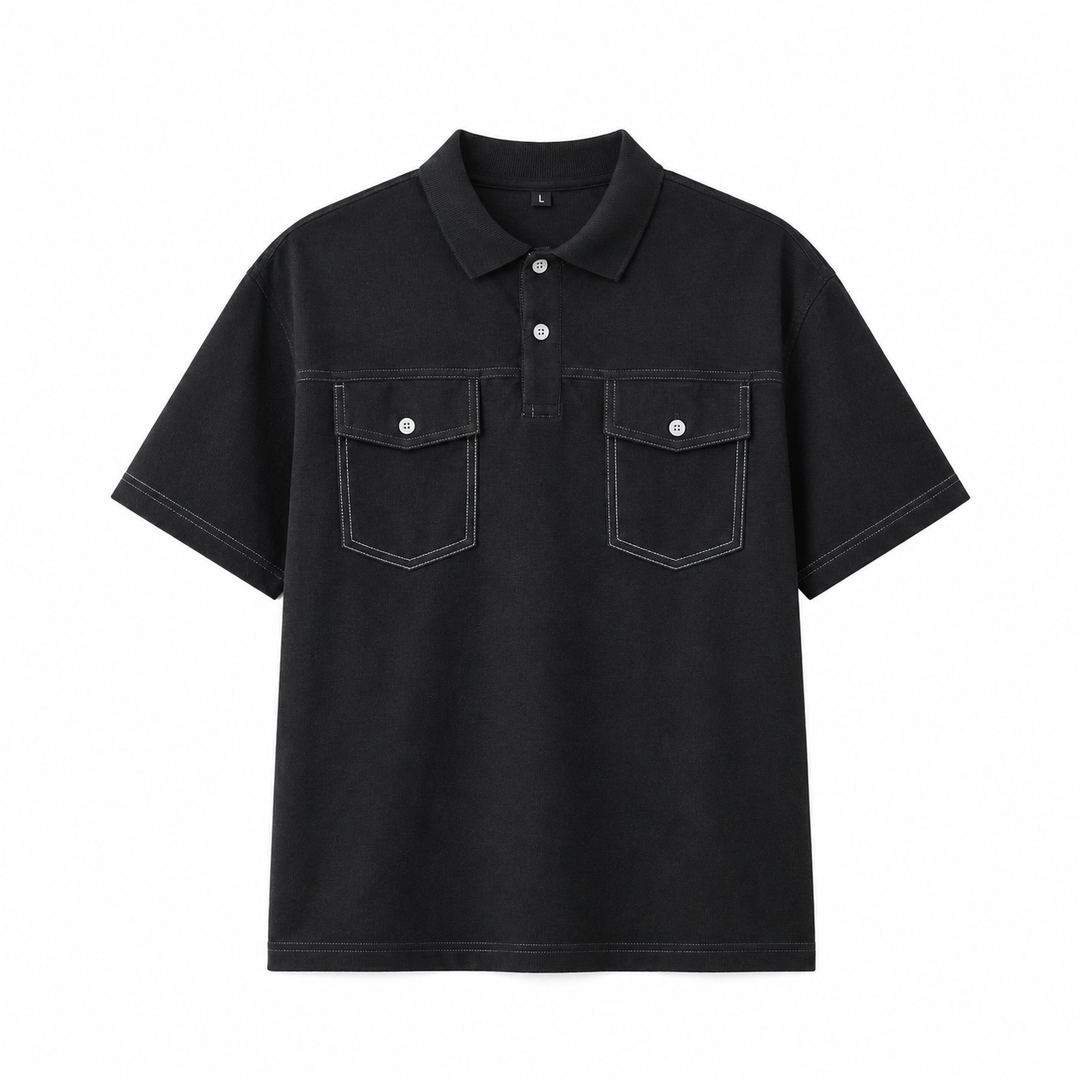 Maskulin kortermet denim polo for herre i komfortabelt materiale, perfekt hverdagsklær.