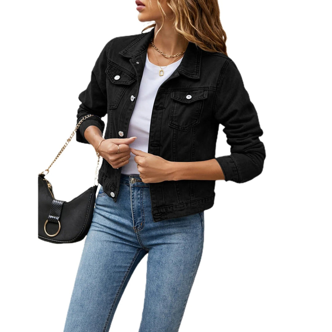Trendy dame denimjakke i bomull, ideell som vårjakke eller høstjakke. En allsidig hverdagsjakke som passer alt.