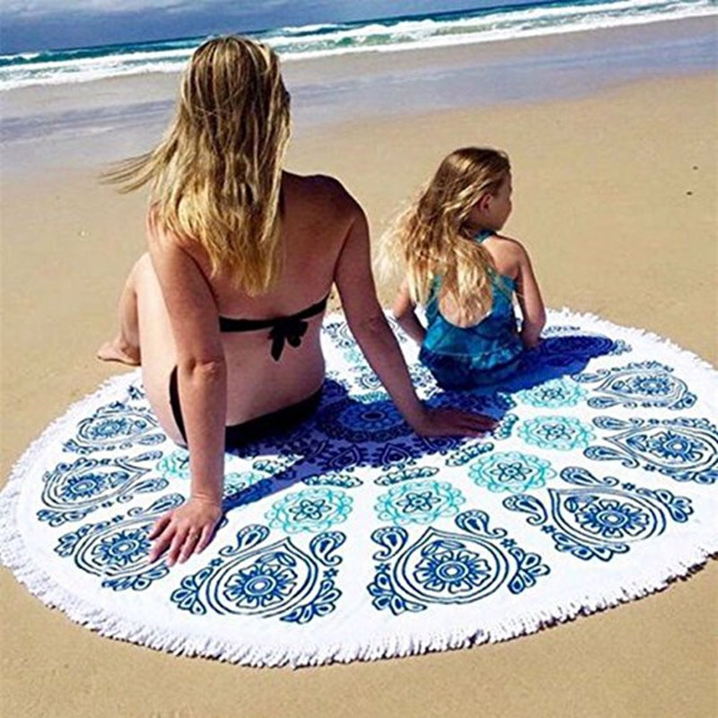 Dame oppblåsbar strandligger med livlig design. Ideell for utendørs sommerferie og komfortabel soling.