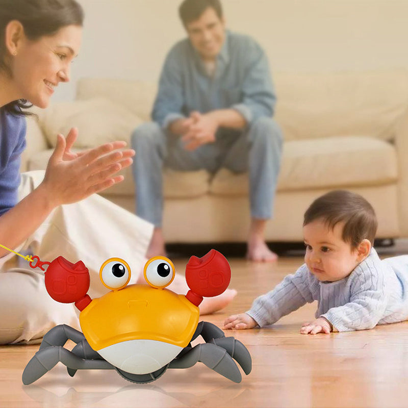 Fargerik gul/grønn krabbe badeleke for barn og baby. Perfekt leketøy for badetid og vannlek.