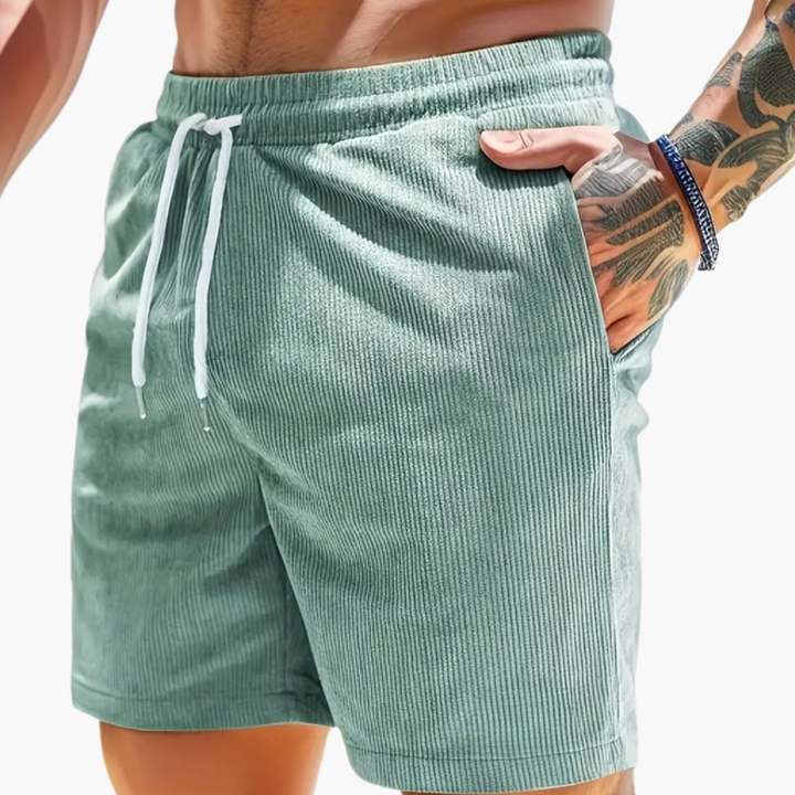 Komfortabel justerbar herre cordshorts, ideell for avslappet fritidsbruk og varme dager.