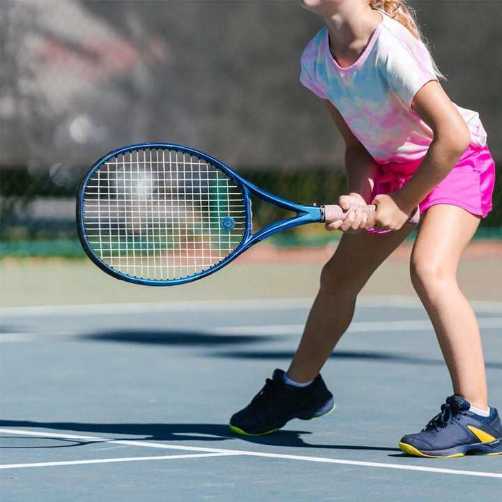 Slitesterk gummiedemper for tennisracket, minimerer vibrasjoner og øker komforten i spillet.