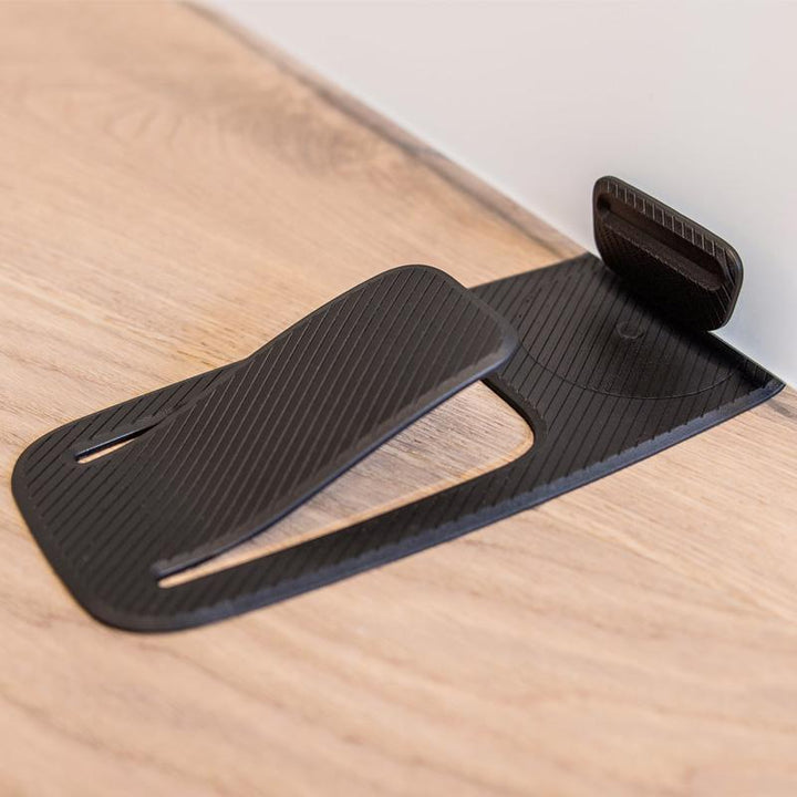 Elegant dørstopper som komplementerer hjemmeinnredningen. Sikrer veggbeskyttelse med enkel installasjon uten skader.