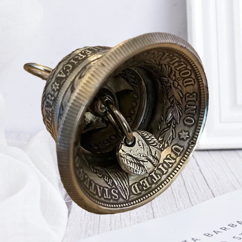 Vakker Morgan Sølvdollar dekorasjonsklokke. Elegant vintage stil for enhver vegg som gave.