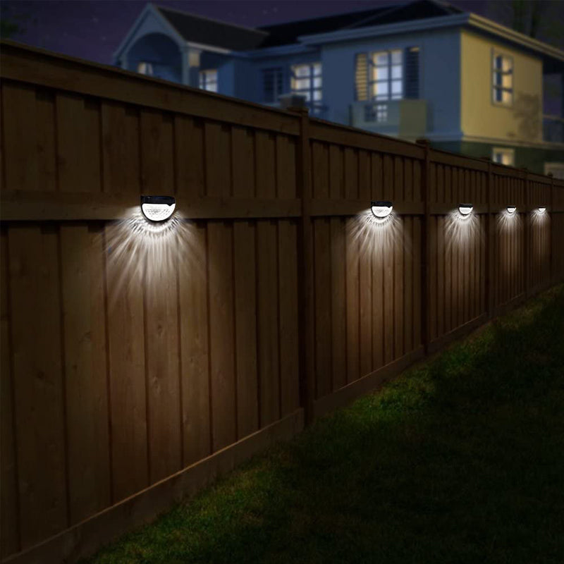 Automatisk solcellelampe for hagedekorasjon, tenner seg selv i mørket for enkel bruk.