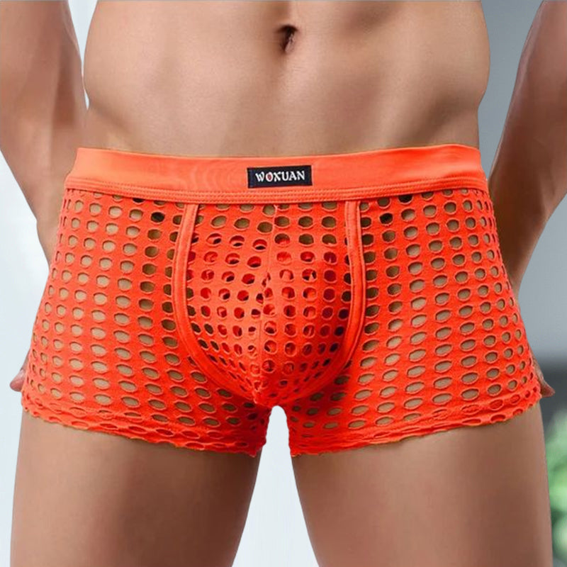 Hvite gjennomsiktige herretruser. Moderne, sexy design med fokus på pustende nettingmateriale.