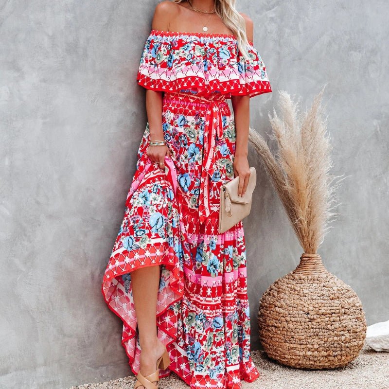 Lett og luftig off-shoulder maxikjole for kvinner, med blomstertrykk, ideell for strand og fest.