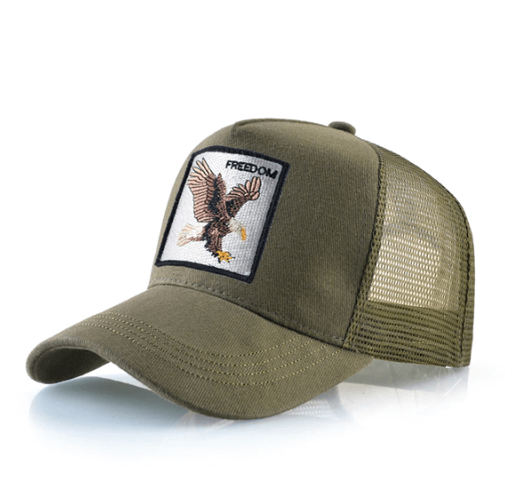 Sideprofil av Frihet baseballcap. Fremhever netting og ørn-detaljer. Unisex og justerbar for solbeskyttelse.