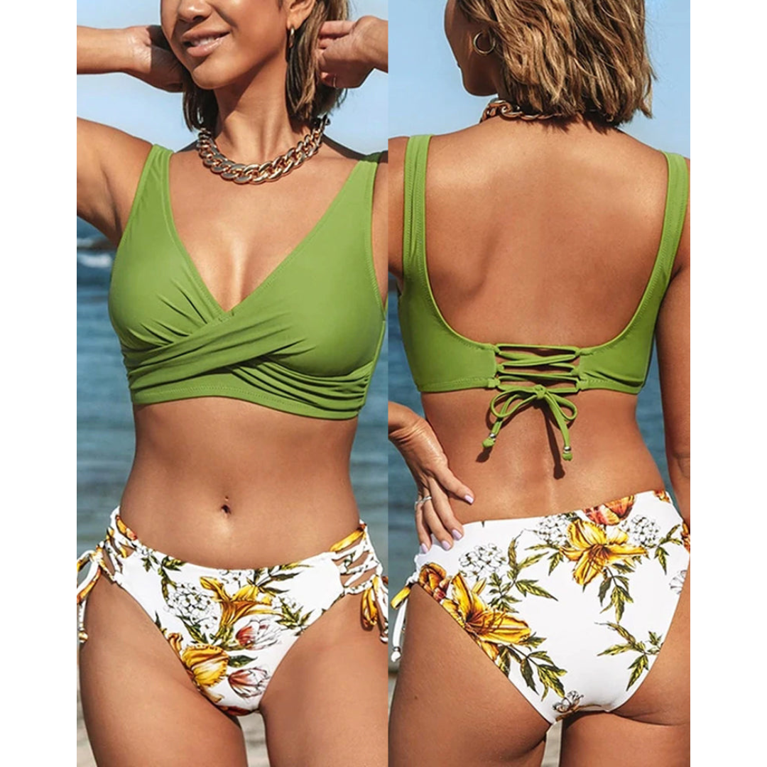 Kvinners fargerike 2-dels strand bikini med livlig sommerstil, perfekt for ferie og badetøy.