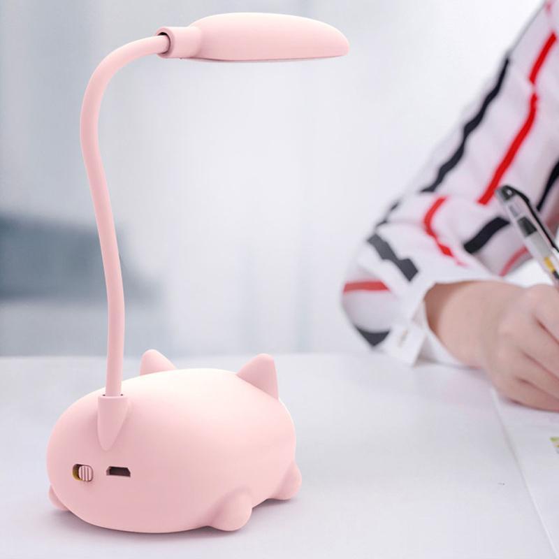 Mykt LED-lys fra søt tegneserie kattelampe, fleksibel hals for optimal lysjustering.