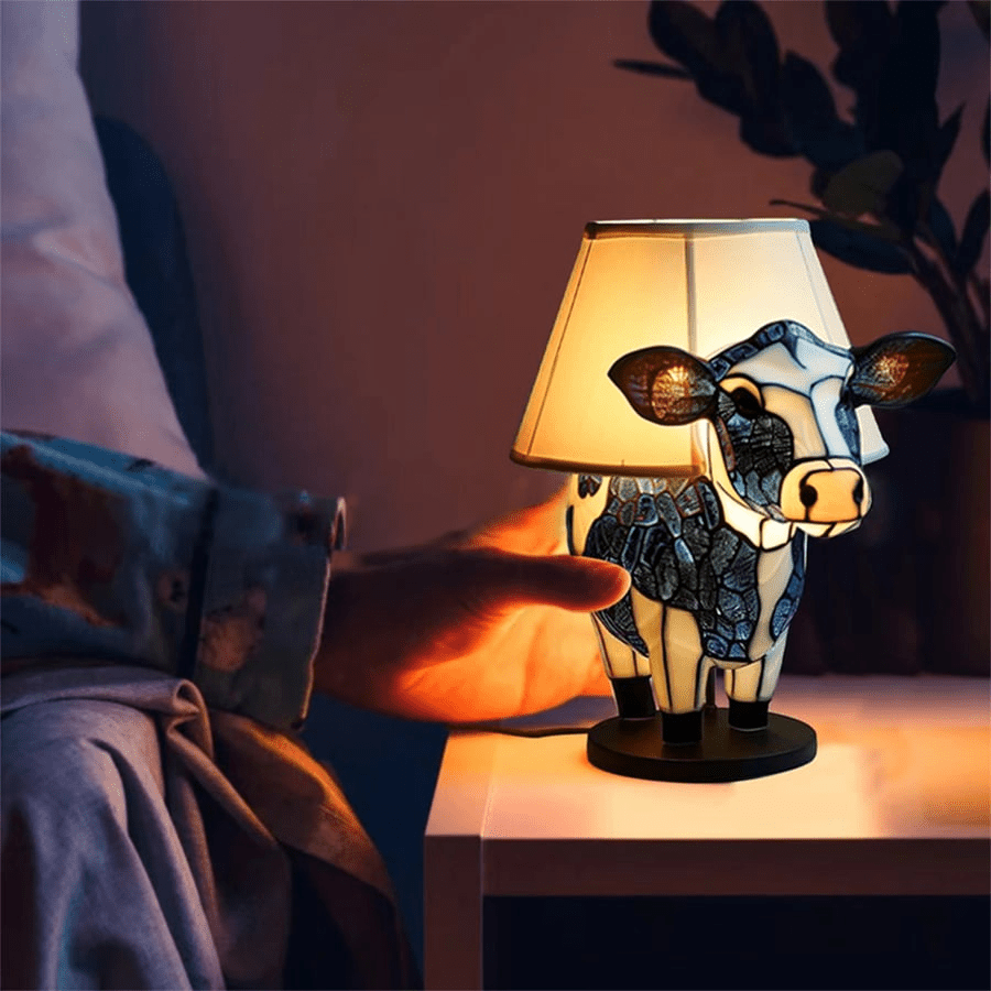 Unik farget glass lampe formet som en Highland-ku. Perfekt håndlaget kunstlampe til hjemmet.