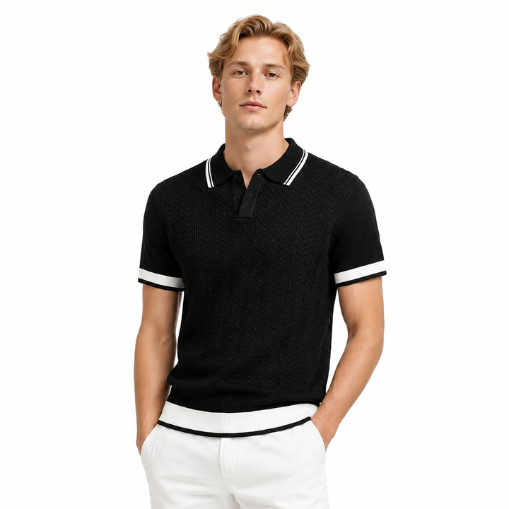 Color block strikket herrepolo med korte ermer. Perfekt sommerskjorte i business casual stil for menn.