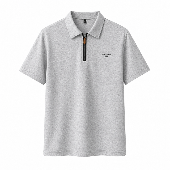 Hvit strikket polo T-skjorte for menn med half placket. En komfortabel business casual skjorte til sommerbruk.