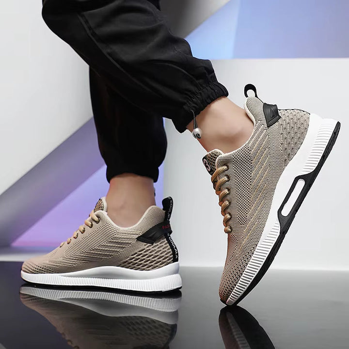 Høydeøkende menns sneakers, komfortable fritidssko som øker selvtilliten.