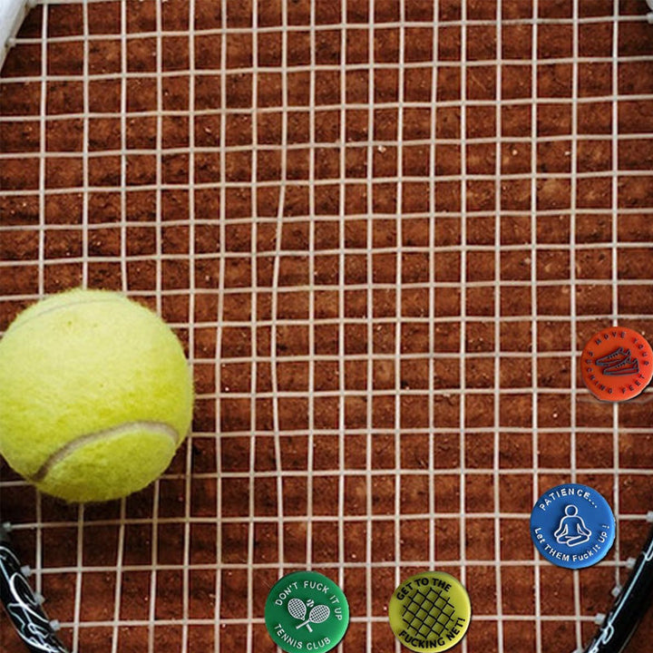Motiverende tennisdemper i gummi for racket, reduserer vibrasjon og forbedrer spillfølelse under tennis.