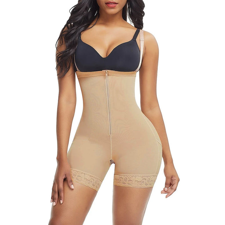 Komfortable slankende shapewear truser for kvinner, jevner ut og strammer magen for en fin figur.