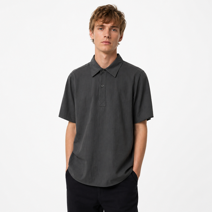 Herre stripet polo t-skjorte i slim fit, perfekt for sommer og fritid. Grå kortermet bomulls-polo.