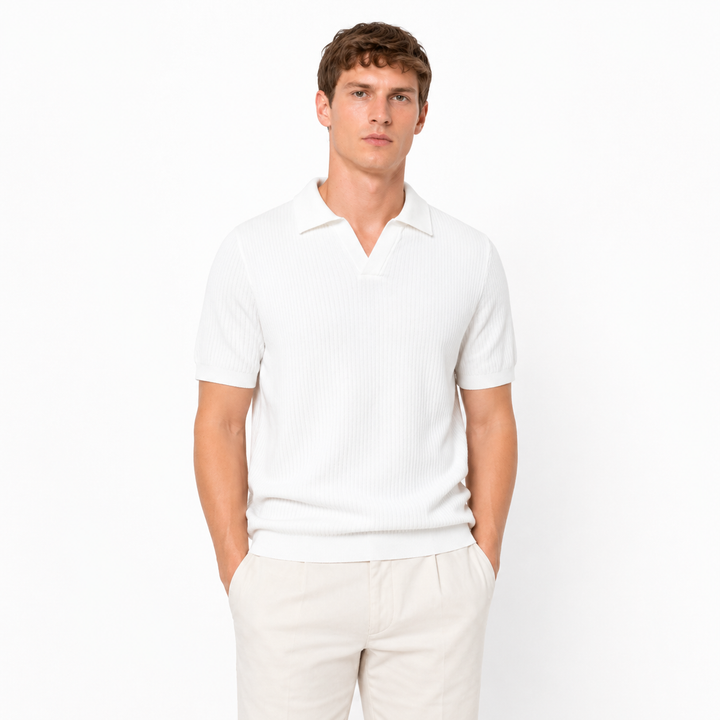 Tidløs herre polo t-skjorte. Klassisk stil, elegant og komfortabel. Perfekt for sommerens fritids- og casual antrekk.