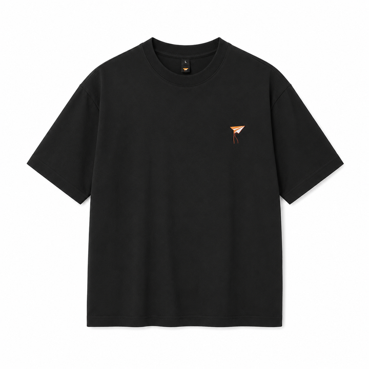 Kortermet herre t-skjorte i avslappet passform. Perfekt for streetwear og uformelle anledninger.