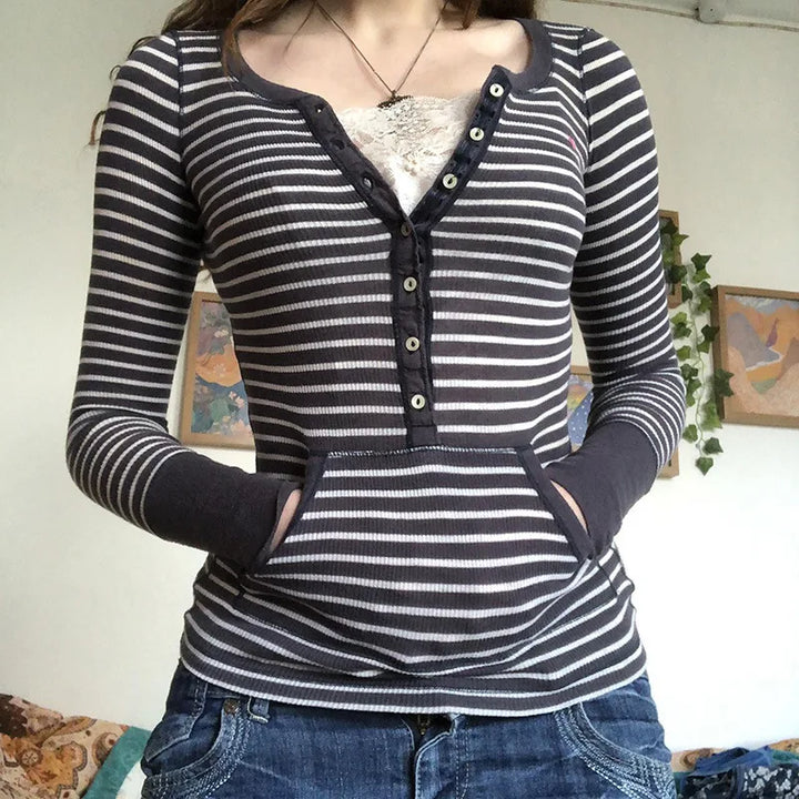 Allsidig blondetopp, vintage patchwork design for både vår og sommer.